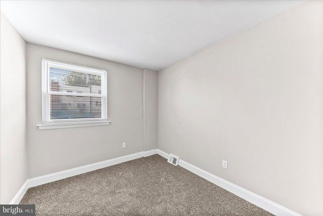 1423 RAINER RD, Brookhaven, PA 19015