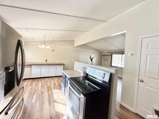 606 W KENNEDY Drive, Desoto, IL 62966