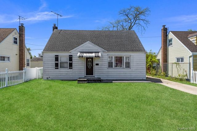 712 Park Avenue, Uniondale, NY 11553