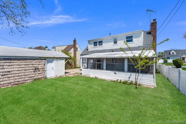 712 Park Avenue, Uniondale, NY 11553