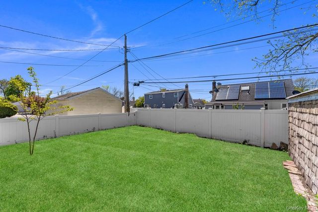712 Park Avenue, Uniondale, NY 11553