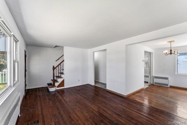 712 Park Avenue, Uniondale, NY 11553