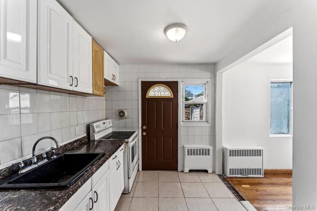 712 Park Avenue, Uniondale, NY 11553