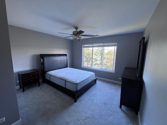 2106 W Concord Lane 2106, Addison, IL 60101
