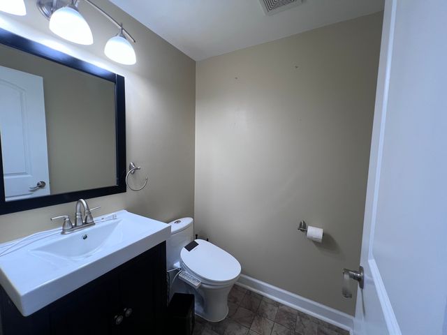 2106 W Concord Lane 2106, Addison, IL 60101