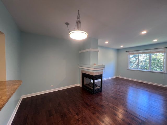 2106 W Concord Lane 2106, Addison, IL 60101