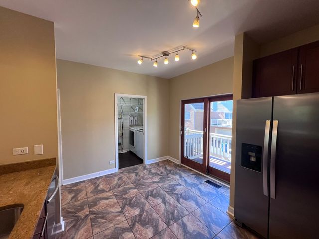 2106 W Concord Lane 2106, Addison, IL 60101