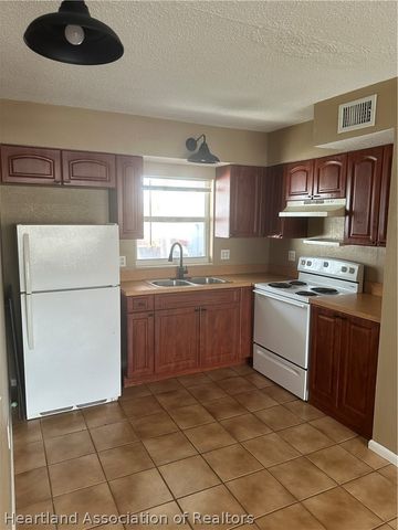 249 S Commerce Avenue 207, Sebring, FL 33870
