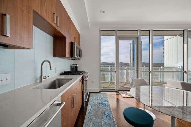 222 West Ave 1908, Austin, TX 78701