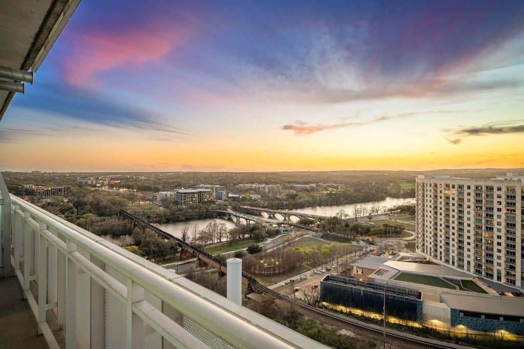 222 West Ave 1908, Austin, TX 78701