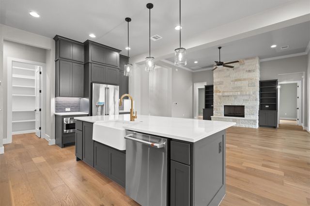 302 Highland Spring LN, Georgetown, TX 78633