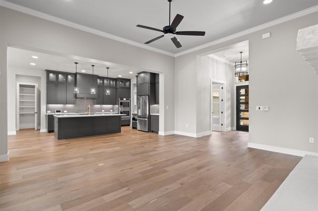302 Highland Spring LN, Georgetown, TX 78633