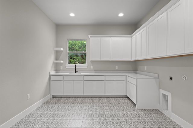 302 Highland Spring LN, Georgetown, TX 78633