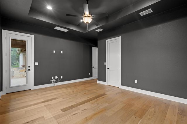 302 Highland Spring LN, Georgetown, TX 78633