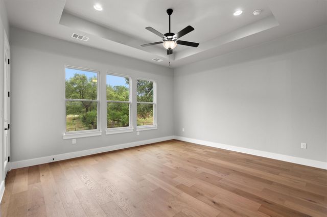 302 Highland Spring LN, Georgetown, TX 78633