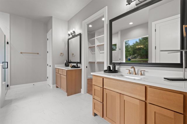302 Highland Spring LN, Georgetown, TX 78633