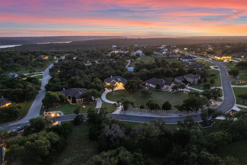 302 Highland Spring LN, Georgetown, TX 78633