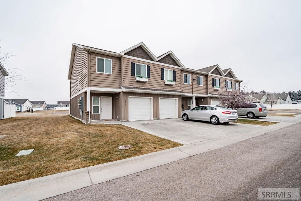 Image 1 of property listing at 2842 Murwood Street, Idaho Falls, ID 83402