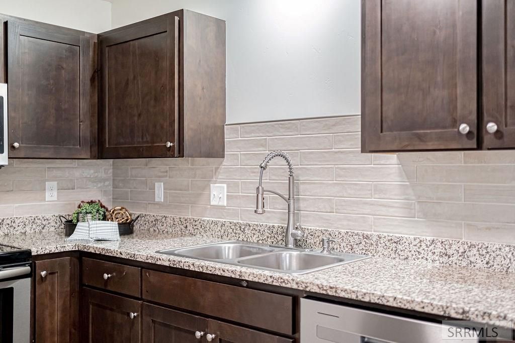 Image 6 of property listing at 2842 Murwood Street, Idaho Falls, ID 83402