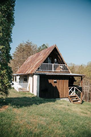 37 Turkey Ridge Rd, Wellington, KY 40387