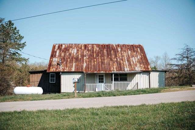 37 Turkey Ridge Rd, Wellington, KY 40387