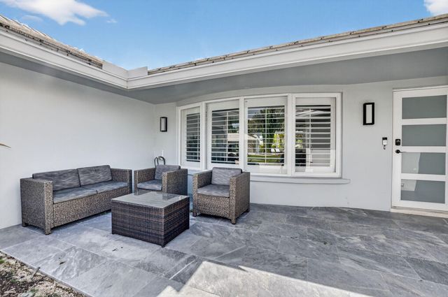 891 SW Hickory Terrace, Boca Raton, FL 33486