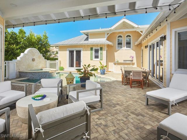 165 Broad AVE S, Naples, FL 34102