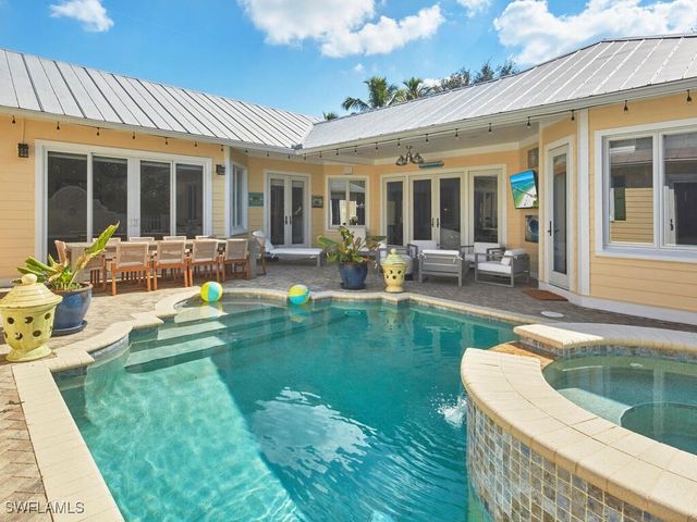 165 Broad AVE S, Naples, FL 34102