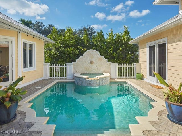 165 Broad AVE S, Naples, FL 34102