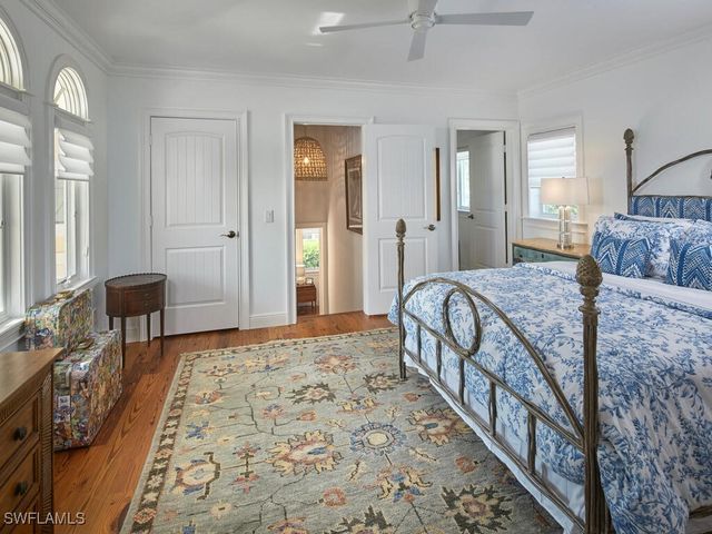 165 Broad AVE S, Naples, FL 34102