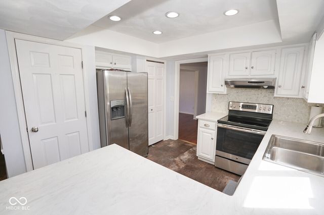 412 Woodland West Drive, Greenfield, IN 46140