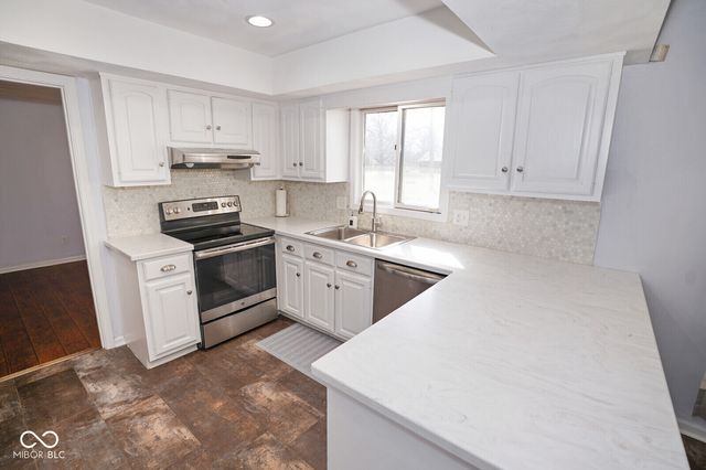 412 Woodland West Drive, Greenfield, IN 46140