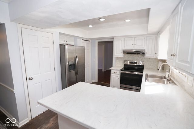 412 Woodland West Drive, Greenfield, IN 46140