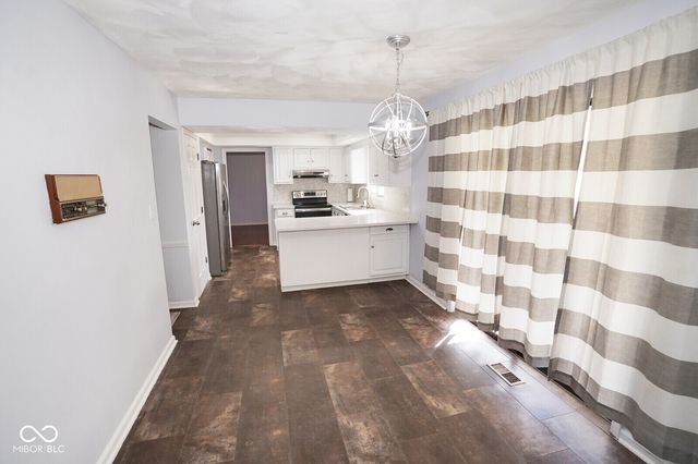 412 Woodland West Drive, Greenfield, IN 46140