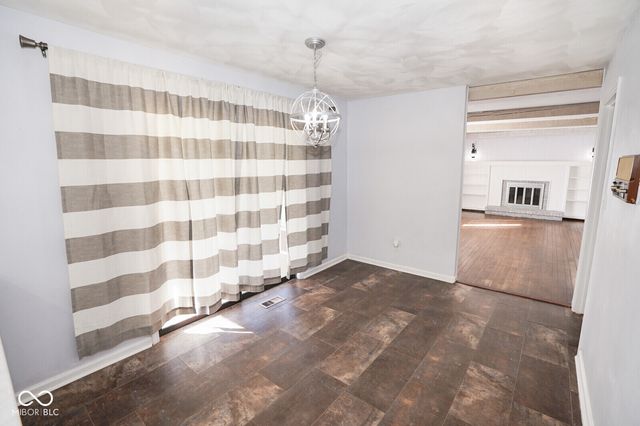 412 Woodland West Drive, Greenfield, IN 46140