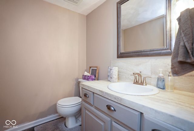 412 Woodland West Drive, Greenfield, IN 46140