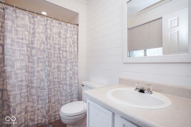 412 Woodland West Drive, Greenfield, IN 46140