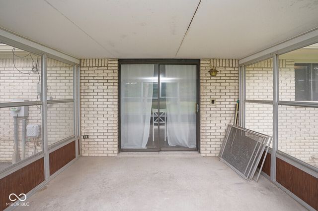 412 Woodland West Drive, Greenfield, IN 46140