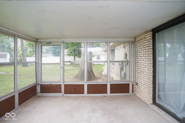 412 Woodland West Drive, Greenfield, IN 46140