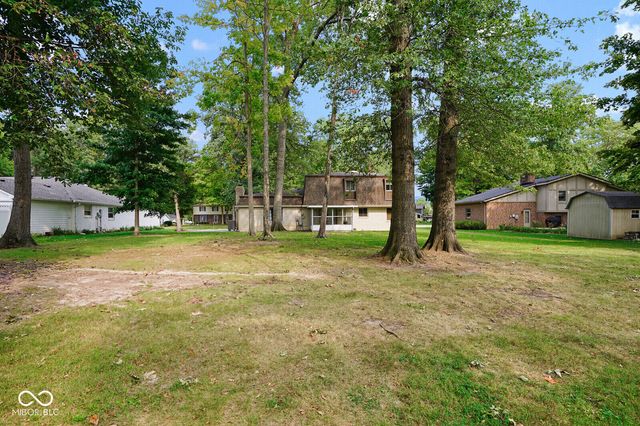 412 Woodland West Drive, Greenfield, IN 46140