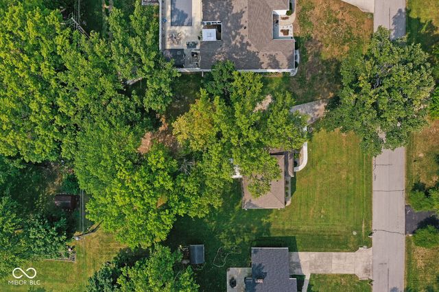 412 Woodland West Drive, Greenfield, IN 46140