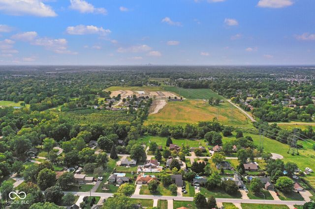 412 Woodland West Drive, Greenfield, IN 46140