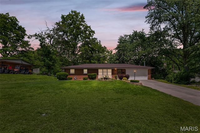 156 Crest Haven Drive, Belleville, IL 62221