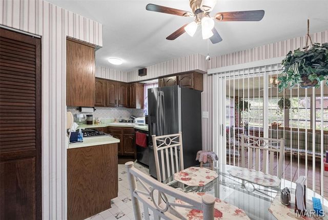 156 Crest Haven Drive, Belleville, IL 62221