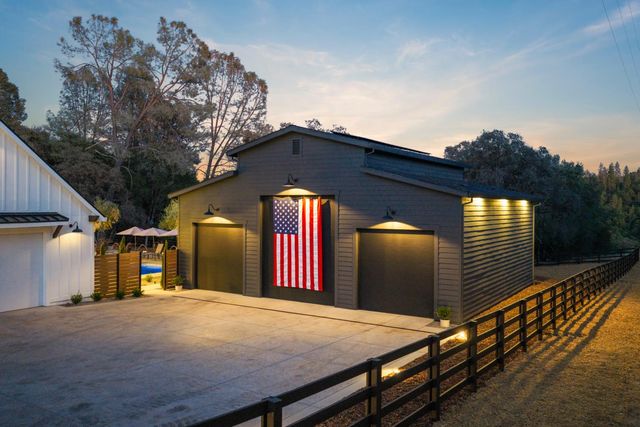 22828 Cameo Dr, Grass Valley, CA 95949