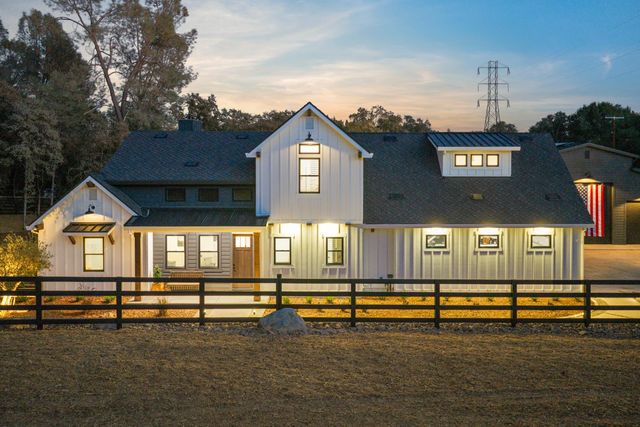 22828 Cameo Dr, Grass Valley, CA 95949