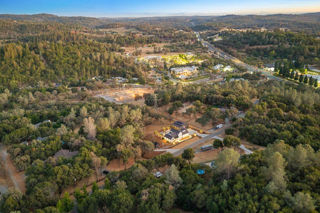 22828 Cameo Dr, Grass Valley, CA 95949