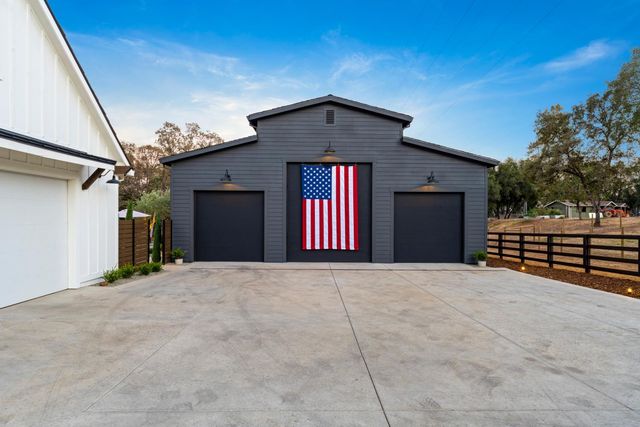 22828 Cameo Dr, Grass Valley, CA 95949