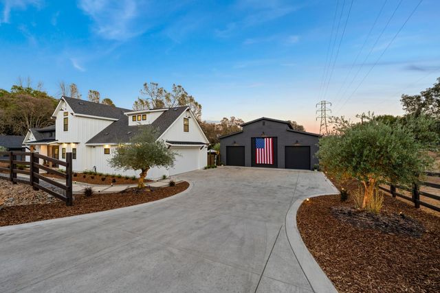 22828 Cameo Dr, Grass Valley, CA 95949