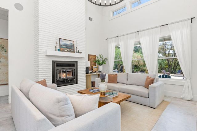 22828 Cameo Dr, Grass Valley, CA 95949